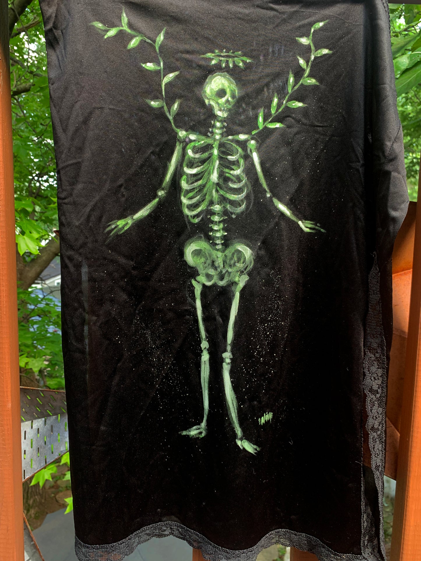 Skelevines - Skirt with Side Slits