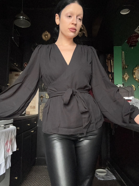 La Femme En Noir Wrap Top